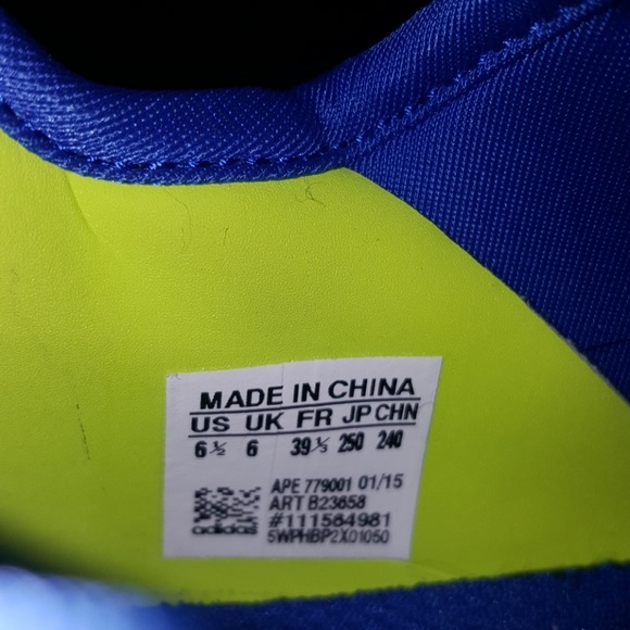 ⛔SOLD⛔ Unisex Adidas Tubular Shoes - Picture 4 of 4